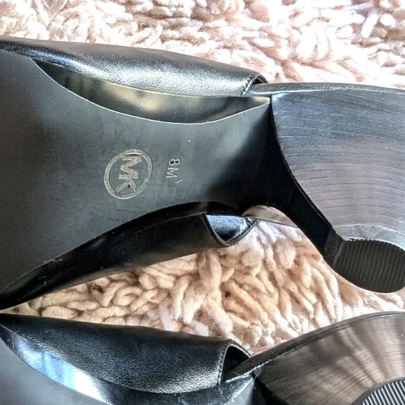 Michael Kors shoes, Size 8, Black color. - Picture 5 of 12